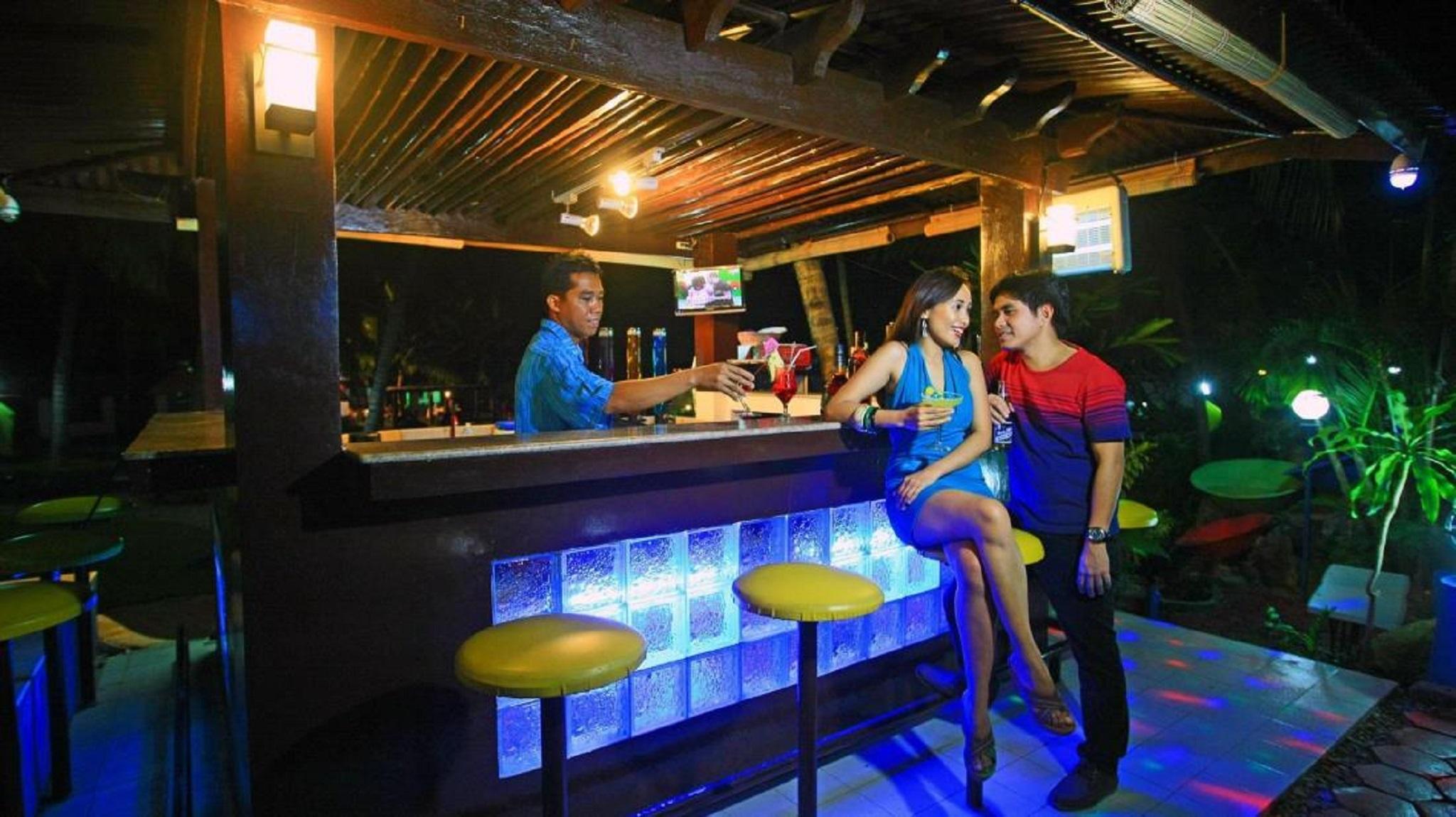 Egi Resort & Hotel Lapu-Lapu City Exteriör bild