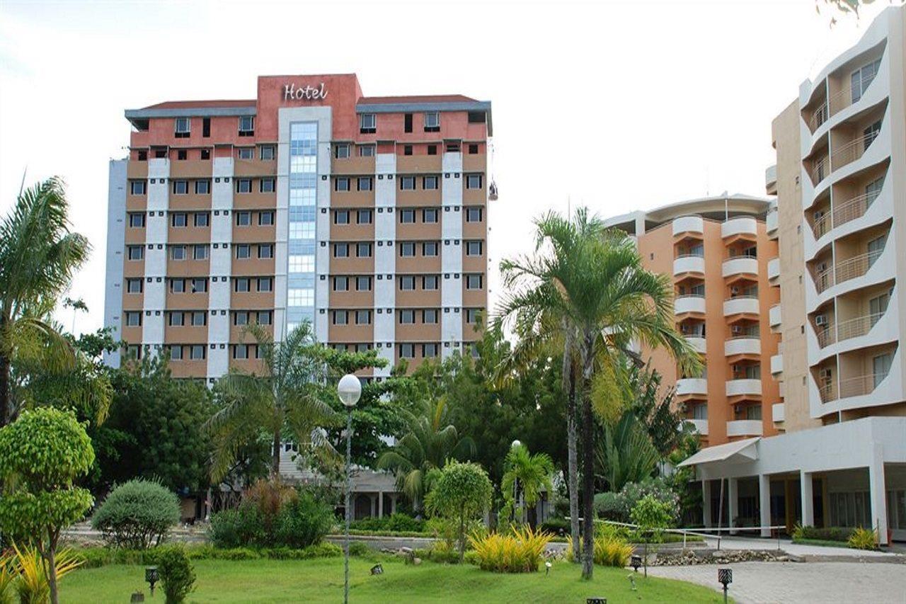 Egi Resort & Hotel Lapu-Lapu City Exteriör bild