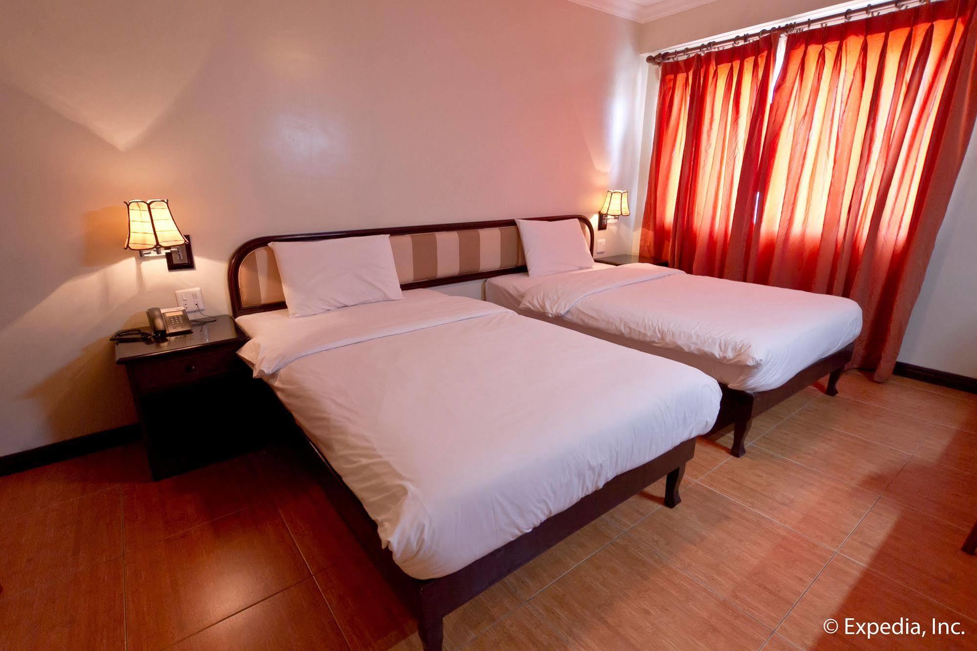 Egi Resort & Hotel Lapu-Lapu City Exteriör bild
